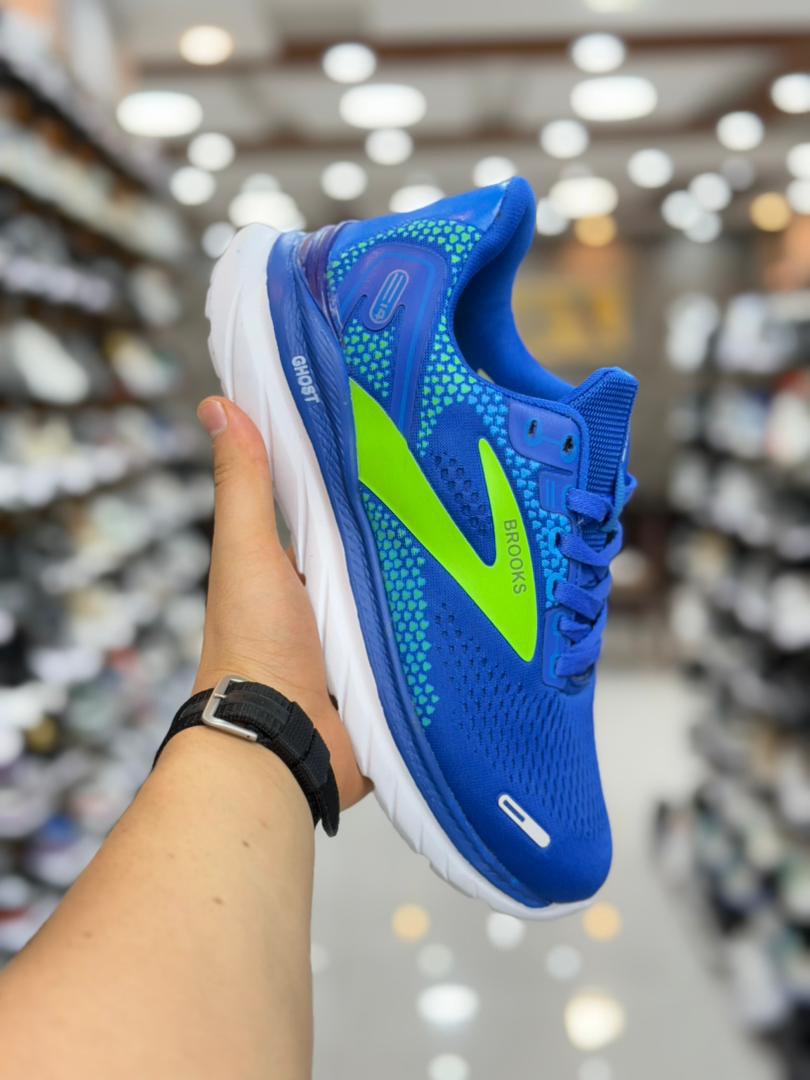 کتونی مردانه و زنانه بروکس